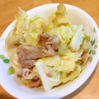 豚肉とキャベツの胡麻味噌煮